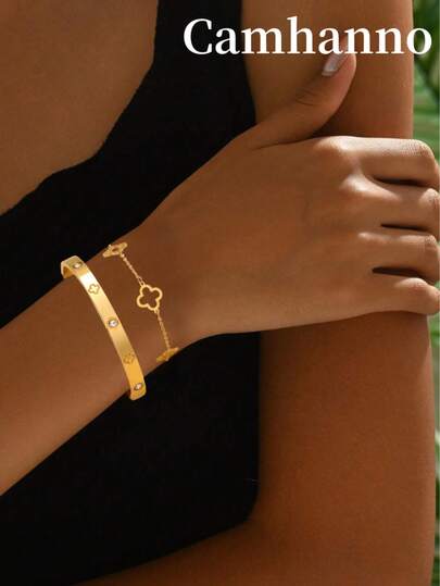 Camhanno 2 件简约优雅的 18K 镀金不锈钢镂空三叶草形手链套装，适合女性日常或约会佩戴，或作为节日礼物