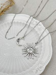 3pcs/Set Vintage Fashion Women Gold Metal Moon And Sun Pendant Multilayer Necklace Set