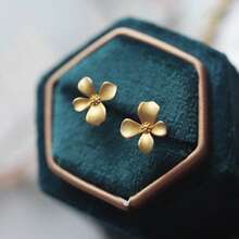 Gold Floral Stud Earrings For Women, Elegant Gardenia Flower Retro Luxury Matte Petal Earrings - Gold - View 5