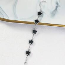1pc Light Luxury Single-Sided Zirconia Inlaid Stainless Five Leaf Grass Bracelet, For Daily Wear, Dating, Vacation And Other Occasions. Made Of Hypoallergenic Titanium Steel And Popular Jewelry, It Is The Perfect Gift For Girlfriends ﻿