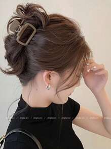 4 Pieces Of Women's Hair Accessories. They Are Small - Sized Dopamine - Style Hair Claws For Summer, Suitable For Beach Vacations And Daily Use.