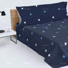 Conjunto de tres piezas de ropa de cama con estampado, combinación de fundas de almohada, funda de edredón y sábana. Con patrón de estrellas, es suave y skin-friendly, es esencial para dormir plácidamente. Hay múltiples tamaños disponibles.