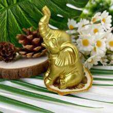 1pc Collectible Figurine, Resin Elephant Ornament, Captivates People With Its Cute Shape. In Culture, The Elephant Symbolizes Auspiciousness, Strength And Wisdom, Conveying Beautiful Meanings For You.