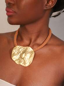 1pc Oversized Gold-Color Asymmetric Pendant Necklace, Suitable For Ladies Parties And Daily Wear - Gold - View 9
