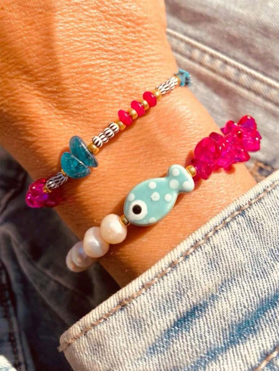 Set de 2 pulseras bohemias con cuentas para mujeres con dije de pez, hechas a mano de cerámica con agrietamiento y defectos normales, joyería de estilo vacacional
