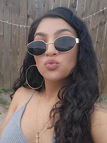 一副男女通用椭圆形金属框时尚眼镜，休闲眼镜，适合日常通勤、海滩、街头摄影 - 黑灰 - 查看 6