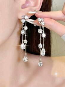1 paire de boucles d'oreilles pendantes de luxe à 2 couches avec gland brillant en CZ pour femmes. Boucles d'oreilles de mariage de fiançailles en cubic zirconia cubique AAA pour la Saint-Valentin