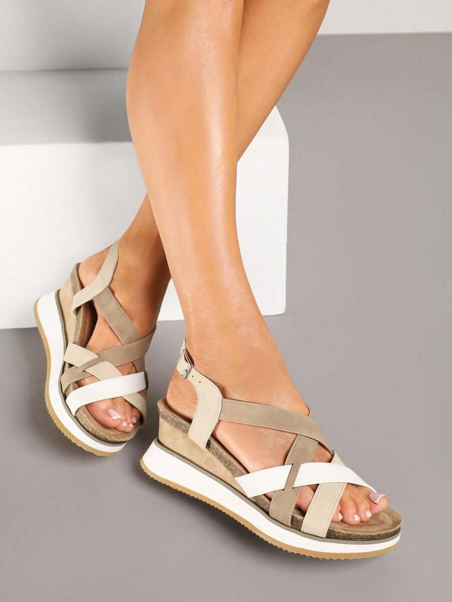 交织带泡沫鞋底坡跟凉鞋