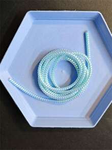 Set de 5 protectores de cable coloridos con láser, resistentes a roturas, con carga USB y protección de resorte, compatibles con teléfonos, auriculares y dispositivos de carga.