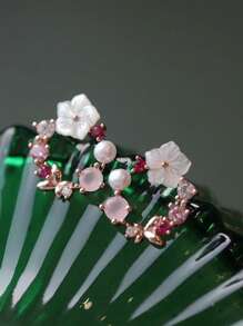 1 Paar Cut Out Strass-Blumen Faux-Perlen Ohrringstuds, geeignet für den täglichen Gebrauch