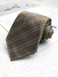 1 条咖啡色格子条纹手工领带，适合商务、派对、街头服饰和休闲场合男士领带