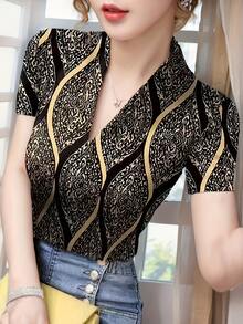 女士V领短袖T恤，时尚别致冰丝上衣，修身印花妈妈装，夏季休闲黑色 - 黑色 - 查看 3