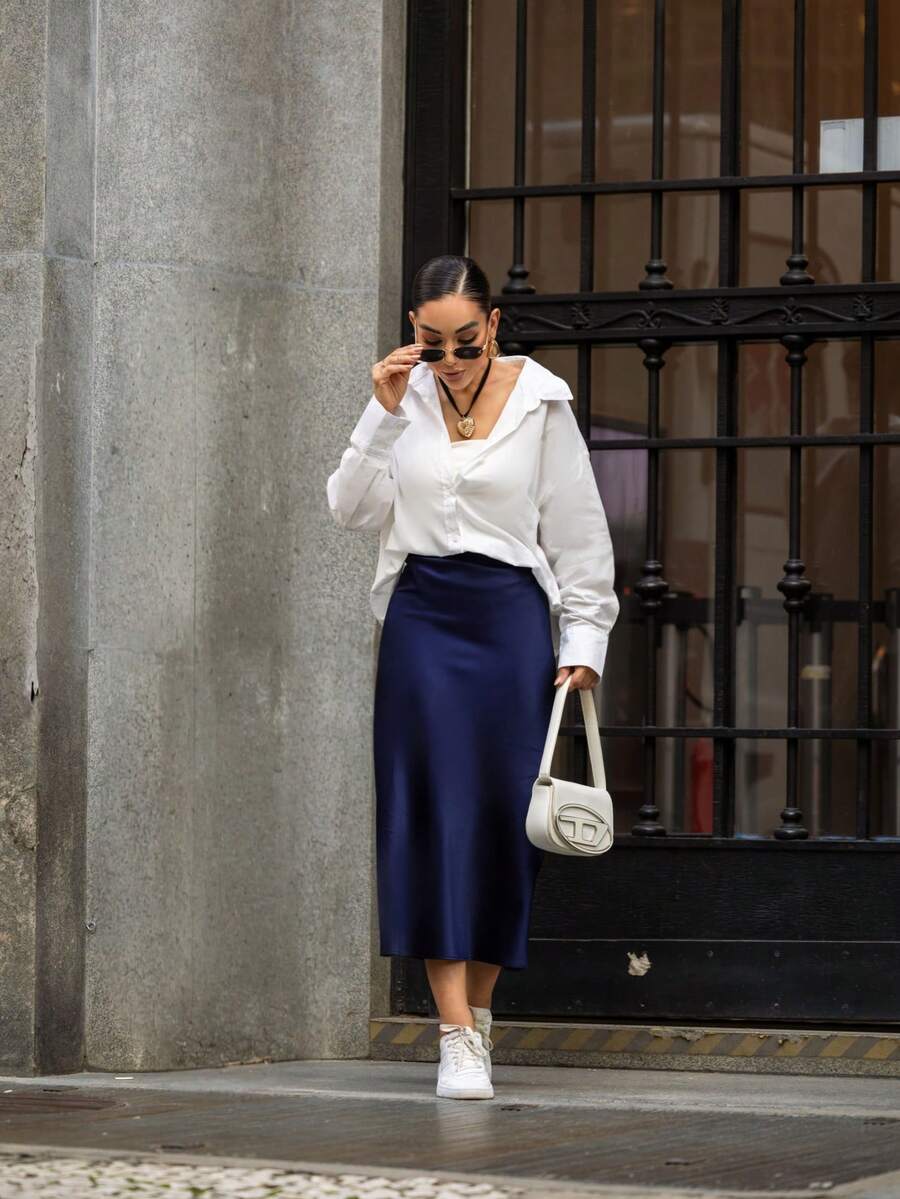 Satin Midi Skirt With Elastic - 藏蓝色 - 查看 1
