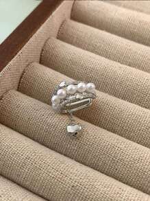 1 pièce pendentif à clip d'oreille en forme de cœur creux à plusieurs couches de perles, en matériau de cuivre de couleur dorée, léger et élégant, convient pour un port quotidien pour les femmes