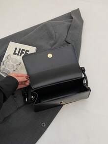 2025 New Fashion Women's Underarm Bag, Shoulder Bag, Personalized Metal Buckle Decor, Solid Color PU Material, High-End Crossbody Bag, Suitable For Autumn/Winter, Outdoor Shopping - Black - View 4