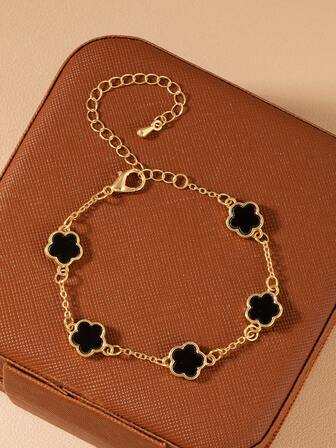 1 件时尚简约五瓣花设计经典女士手链，适合日常佩戴，送给朋友的最佳礼物