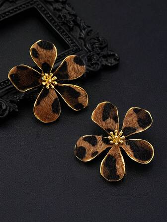 1 Pair Plush Leopard Floral Earrings, Fashion Sophisticated Unique Design, Versatile For Everyday Wear, Exaggerated Earrings For Autumn/Winter