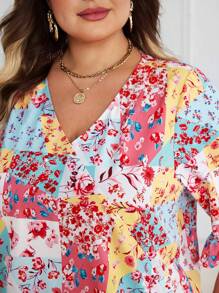 Plus Size Women Ditsy Floral V-Neck Short Sleeve Casual Ruffle Hem Blouse Top