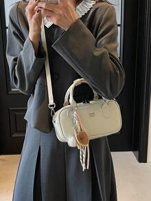女款紋理斜挎包附娃娃吊飾，大容量波士頓媽媽包，秋冬新款，四季通勤手提包 - 米色 - 查看 3
