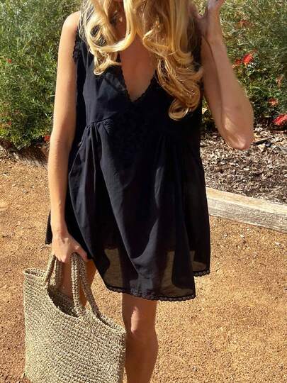 Women's Chic Summer Mini Strap Dress Sleeveless Deep V-Neck Fashionable Floral Lace-Cutout Beachwear Dress