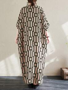 女士休闲V领短袖长款卡夫坦连衣裙，宽松版型，几何印花，带口袋 - 橄欖綠 - 查看 3