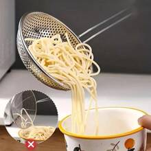 1pc Premium Stainless Steel Wood Handle Strainer Ladle, 16cm Wide Perforated Bowl, Ideal For Cooking, Food Prep And Oil Filtering, Suitable For Pasta And Noodles, Perfect For Restaurants (Color Random)