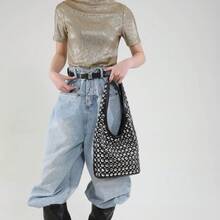 Borsa a spalla da donna in stile punk, decorata con borchie metalliche bidirezionali rotonde, borsa versatile da ufficio e per il pendolarismo adatta a signore chic e bikers di nicchia - nero - Visualizzare 2