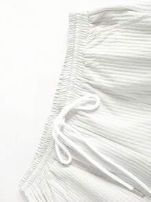 男士休闲两件套，夏季短袖树脂纽扣领衬衫搭配抽绳长裤，质感涤纶面料，双口袋+独特Logo，经典纯色