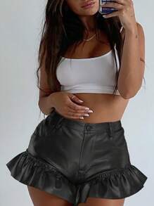 Body damskie z czarnej koronki z eleganckimi falbaniastymi szortami ze sztucznej skóry