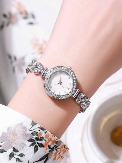 1 件女士銀色混合數字含電池腕錶