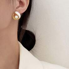 1 Pair Elegant Delicate Minimalist French Enamel & Pearl Earrings