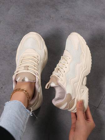 Damskor för vardagsbruk, moderiktiga andningsbara mesh-sneakers, löparskor i läderpatchwork, lätta vardagsskor