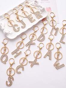 时尚字母设计钥匙扣，适合女士包包、汽车、高品质礼品汽车配件包包饰品学校