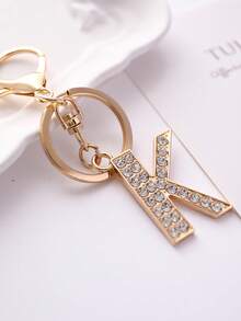 时尚字母设计钥匙扣，适合女士包包、汽车、高品质礼品汽车配件包包饰品学校