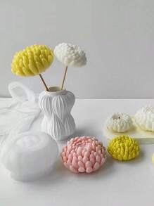 1 pieza Molde de silicona en forma de crisantemo 3D, perfecto para decoración DIY, molde de flor de margarita suculenta para resina y arcilla polimérica, jabón, velas aromáticas, cera de aromaterapia, yeso, pegamento, joyería, difusor de aroma de coche, perfecto para proyectos decorativos creativos e ideas, kits de manualidades, herramientas de arte y artesanía hechas a mano, agrega elegancia a la decoración del hogar, flexible y fácil de usar, suministros para regalos para bodas, graduaciones, fiestas de cumpleaños, decoración de festivales