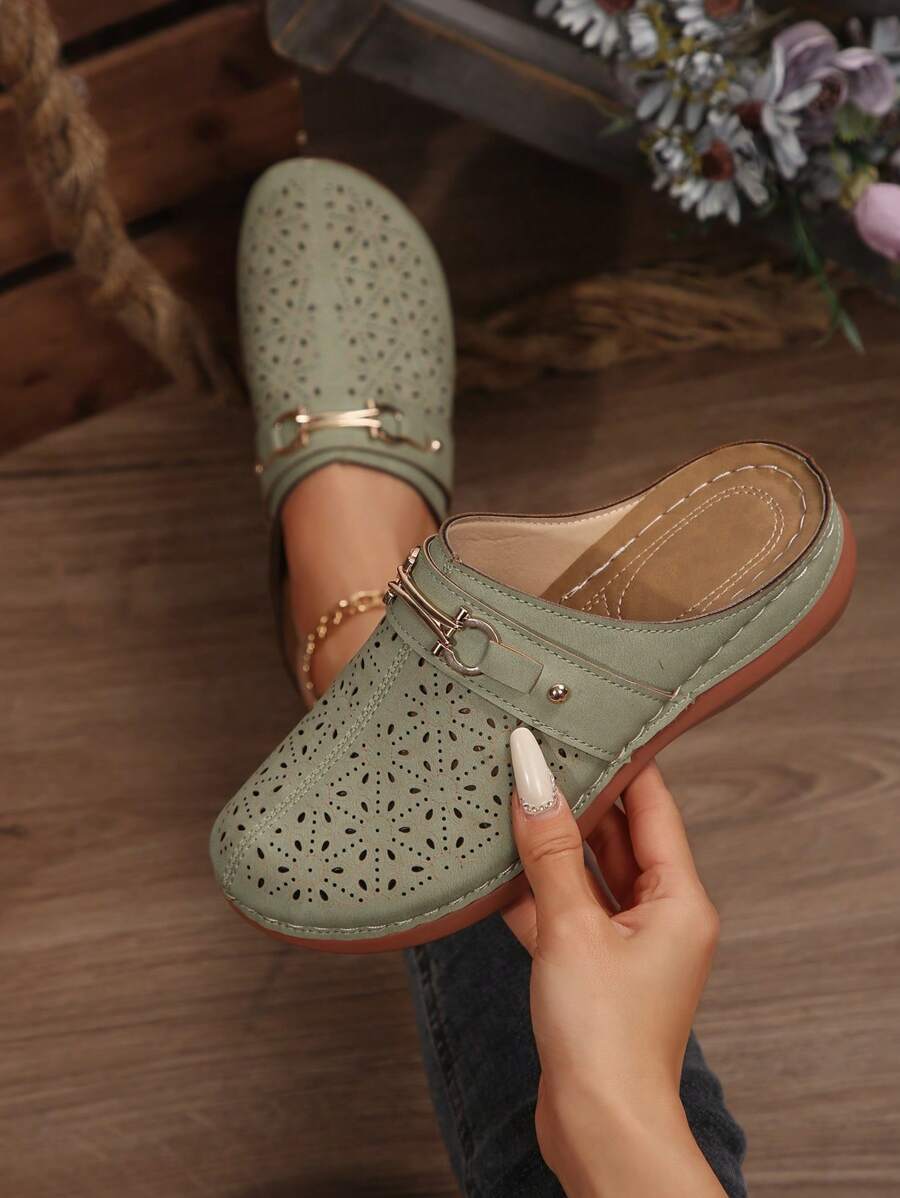 صنادل نسائية ذات كعب عال، بتفاصيل منقوشة وسلسلة، بأسلوب أوروبي بلس سايز، متميزة بطراز البوهيمي العتيق، صنادل منقوشة