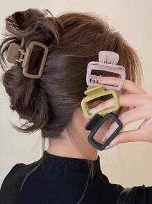 4 Pieces Of Women's Hair Accessories. They Are Small - Sized Dopamine - Style Hair Claws For Summer, Suitable For Beach Vacations And Daily Use.