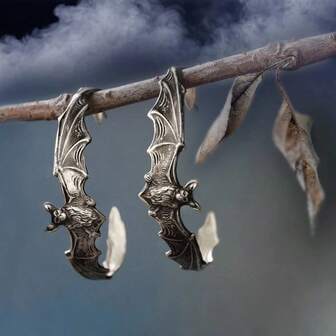[Gothic Style Vampire Bat Earrings] Circular Earrings For Women With A Gothic And Unique Style, Inspired By The Silvery Animal Bat Vampire Mythological Creature.