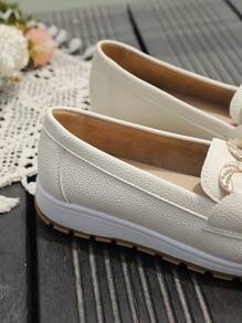 New Fashion Thick Sole Wedge Heel Casual Slip-On Flat Shoes, Sweet Cute And Versatile For All Seasons, Patchwork Metal Chain Decoration, Daily Commute & Vacation, High-Top Increased Height, Classic PU Leather Round Toe Comfortable Soft Beige Ladies Sneakers