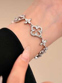 1 Pc Luxury Hollow Floral Zirconia Adjustable Bracelet, Sparkling Minimalist High-End Personalized Charm Bracelet, Gift For Birthday Party - Hollow Four-leaf Flower Bracelet - View 6