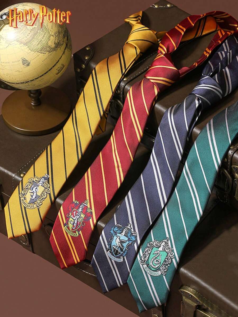 Harry Potter Corbata de 1/4 piezas con licencia oficial de Harry Potter, estilo de la escuela Hogwarts Gryffindor, Slytherin, Ravenclaw, Hufflepuff, con nudo manual, insignia a rayas, moda de punto, accesorios de la película, estilo universitario británico, decoraciones de escritorio, regalo de cumpleaños, Navidad, Halloween para fanáticos de Harry y amigos y familiares