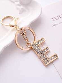 时尚字母设计钥匙扣，适合女士包包、汽车、高品质礼品汽车配件包包饰品学校