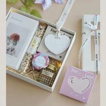 1pc Heart-Shaped Fragrance Plaster Hanging Air Freshener, Suitable For Wardrobe, Car, Home Decor, Sweet Scented Sachet, Wardrobe Freshener, Home Fragrance Sachet, Wardrobe Fragrance Plaster Hanging Decor, Mother's Day, Birthday, Halloween, Christmas, Gift