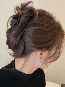 4 Pieces Of Women's Hair Accessories. They Are Small - Sized Dopamine - Style Hair Claws For Summer, Suitable For Beach Vacations And Daily Use.