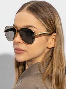 1副大框双梁金属时尚眼镜，蟾蜍眼镜，高端复古个性百搭男女通用时尚眼镜，适合日常佩戴、街头摄影、度假旅行、夏季海滩等场合，是夏季海滩度假、户外活动和旅行的理想配饰。 - 黑色 - 查看 3