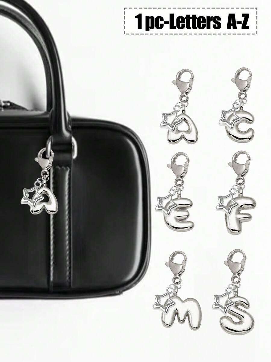 可爱毛球包包挂饰 - 搭配镂空星星配件、闪亮A-Z字母、闪亮合金包包/背包挂饰 - 生日和特殊场合的完美礼物，可作耳机挂饰、钥匙扣、包包/背包挂饰、汽车挂饰，送给女性和女孩的礼物，钱包和手提包配件。母亲节礼物，情人节礼物。 - 銀色 - 查看 1