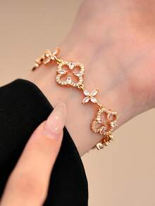 1 Pc Luxury Hollow Floral Zirconia Adjustable Bracelet, Sparkling Minimalist High-End Personalized Charm Bracelet, Gift For Birthday Party - Hollow Four-leaf Flower Bracelet - View 5