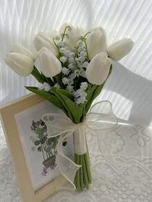 浪漫白色婚礼捧花，适合新娘和伴娘，郁金香仿真花，婚礼仪式捧花，婚礼摄影捧花，婚礼拍照道具，仿真花捧花，适用于婚礼、情人节、教堂、家居装饰