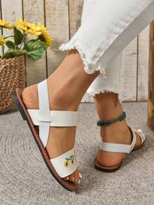 Dép xăng đan đế bằng bản rộng dành cho nữ, quai thun co giãn thời trang, thoải mái, rộng rãi, thích hợp đi biển, đa năng và nhẹ, phù hợp cho mặc hàng ngày mùa hè, dự tiệc và các hoạt động ngoài trời. - trắng - Xem 6