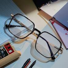 1 款新款方形时尚眼镜，经典现代简约风格时尚眼镜，不变色眼镜，适合夏季海滩度假、户外、旅行 - 黑色 - 查看 4